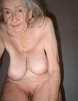 very old amateur grannies poser